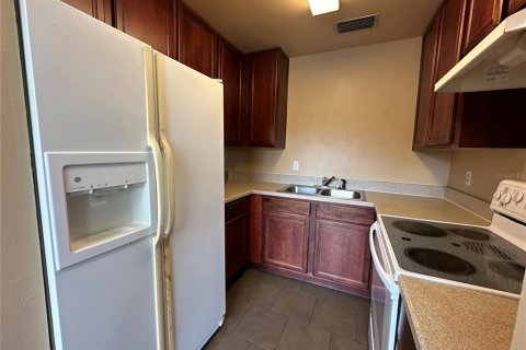 Condominio en alquiler en Sarasota, Florida, 2 dormitorios, 77.76 m2 № 1908384 - foto 3