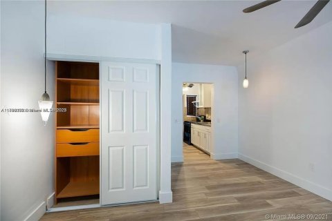 Copropriété à louer à Miami Beach, Floride: 43.66 m2 № 1731561 - photo 4