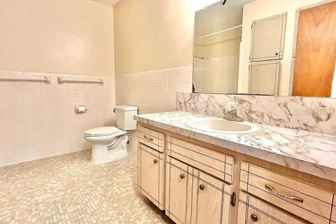 Immobilier commercial à vendre à Umatilla, Floride: 4 chambres, 180.04 m2 № 2386007 - photo 8