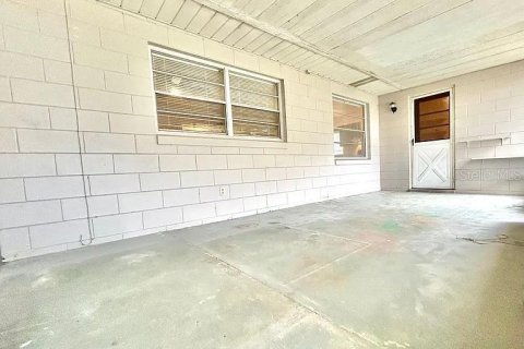 Immobilier commercial à vendre à Umatilla, Floride: 4 chambres, 180.04 m2 № 2386007 - photo 6