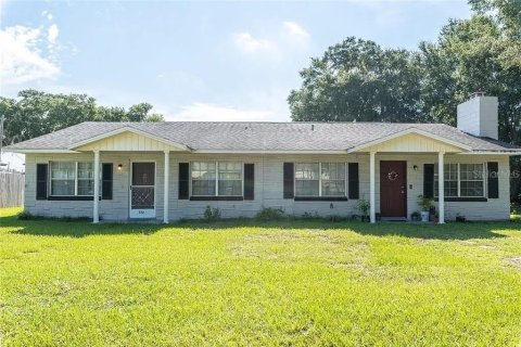 Immobilier commercial à Umatilla, Floride 4 chambres, 180.04 m2 № 2386007