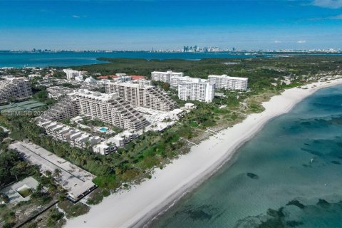 Condominio en Key Biscayne, Florida, 2 dormitorios  № 2011118