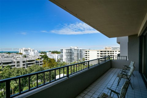 Condominio en alquiler en Key Biscayne, Florida, 2 dormitorios, 142.33 m2 № 2011118 - foto 14