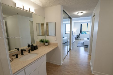 Condominio en alquiler en Key Biscayne, Florida, 2 dormitorios, 142.33 m2 № 2011118 - foto 8