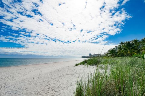 Condominio en alquiler en Key Biscayne, Florida, 2 dormitorios, 142.33 m2 № 2011118 - foto 27