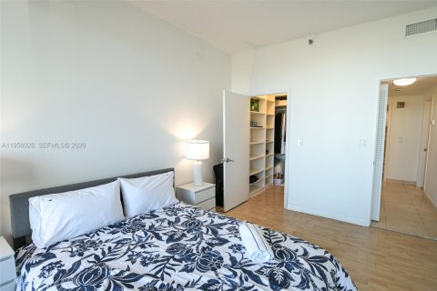 Condominio en alquiler en Key Biscayne, Florida, 2 dormitorios, 142.33 m2 № 2011118 - foto 11