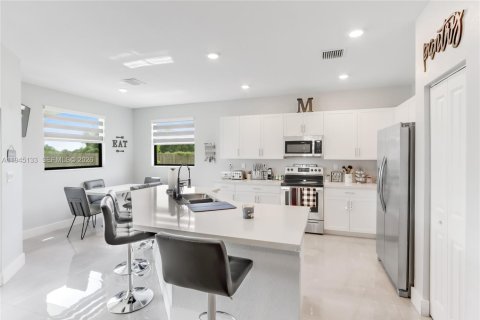 House in Homestead, Florida 5 bedrooms, 302.12 sq.m. № 2001469 - photo 8