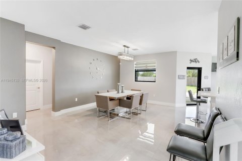 House in Homestead, Florida 5 bedrooms, 302.12 sq.m. № 2001469 - photo 6