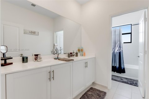 House in Homestead, Florida 5 bedrooms, 302.12 sq.m. № 2001469 - photo 20