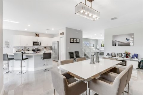 House in Homestead, Florida 5 bedrooms, 302.12 sq.m. № 2001469 - photo 7