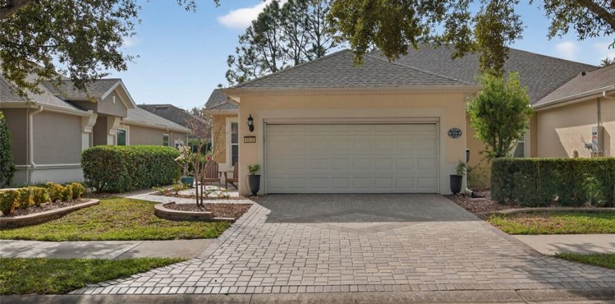 Villa ou maison à Ocala, Floride 2 chambres, 144.56 m2 № 2434594