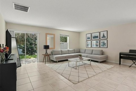 Villa ou maison à vendre à Kissimmee, Floride: 5 chambres, 270.81 m2 № 2342425 - photo 3