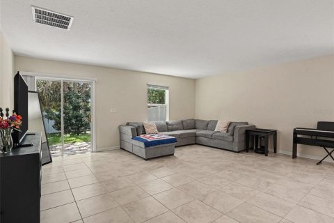 Villa ou maison à vendre à Kissimmee, Floride: 5 chambres, 270.81 m2 № 2342425 - photo 4