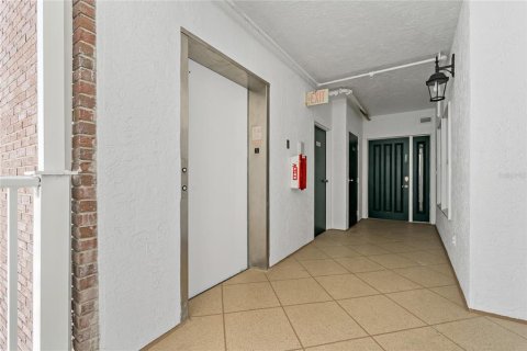 Condo in Clearwater, Florida, 2 bedrooms  № 1750322 - photo 3