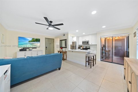 Condominio en venta en Miami, Florida, 1 dormitorio, 60.48 m2 № 2032710 - foto 6