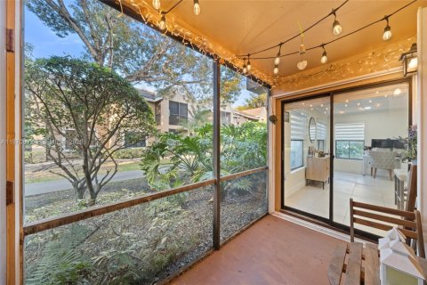 Condominio en venta en Miami, Florida, 1 dormitorio, 60.48 m2 № 2032710 - foto 10