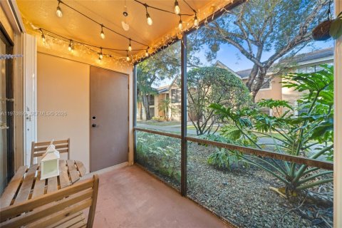 Condominio en venta en Miami, Florida, 1 dormitorio, 60.48 m2 № 2032710 - foto 11