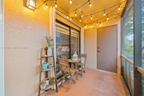 Condominio en venta en Miami, Florida, 1 dormitorio, 60.48 m2 № 2032710 - foto 12