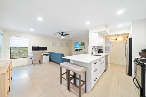 Condominio en venta en Miami, Florida, 1 dormitorio, 60.48 m2 № 2032710 - foto 8