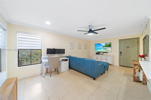 Condominio en venta en Miami, Florida, 1 dormitorio, 60.48 m2 № 2032710 - foto 7