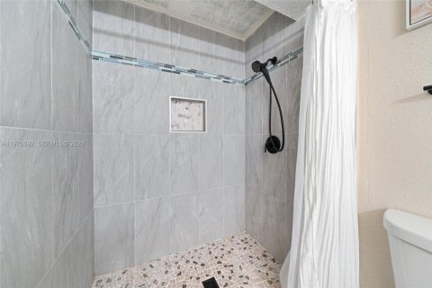 Condominio en venta en Miami, Florida, 1 dormitorio, 60.48 m2 № 2032710 - foto 19