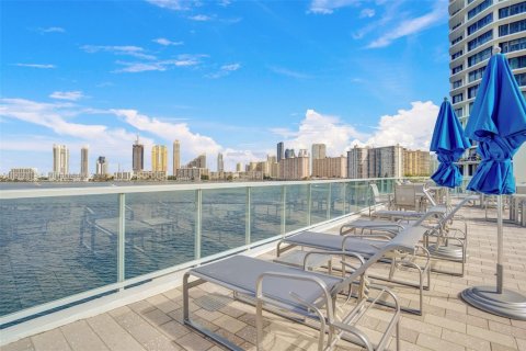 Copropriété à louer à Aventura, Floride: 2 chambres, 141.21 m2 № 1966810 - photo 9