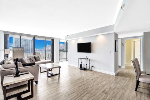 Copropriété à louer à Aventura, Floride: 2 chambres, 141.21 m2 № 1966810 - photo 14