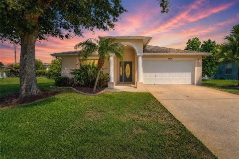 Villa ou maison à Ruskin, Floride 3 chambres, 160.91 m2 № 2434769