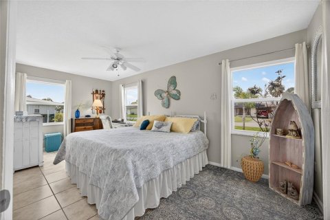 House in Port Charlotte, Florida 3 bedrooms, 138.24 sq.m. № 1883345 - photo 12