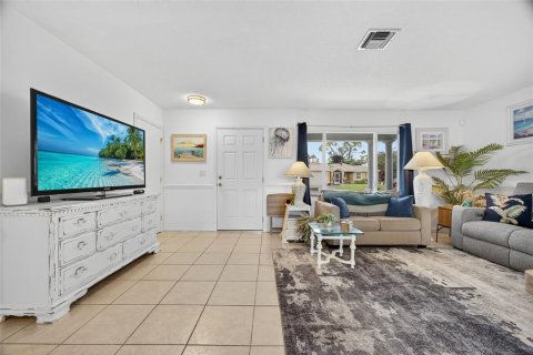 House in Port Charlotte, Florida 3 bedrooms, 138.24 sq.m. № 1883345 - photo 5