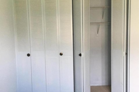 Condo in West Palm Beach, Florida, 2 bedrooms  № 1177147 - photo 1