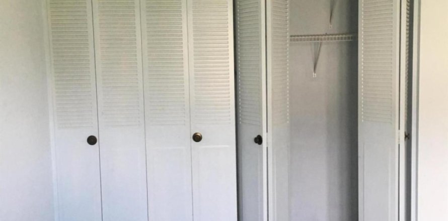 Condo in West Palm Beach, Florida, 2 bedrooms № 1177147