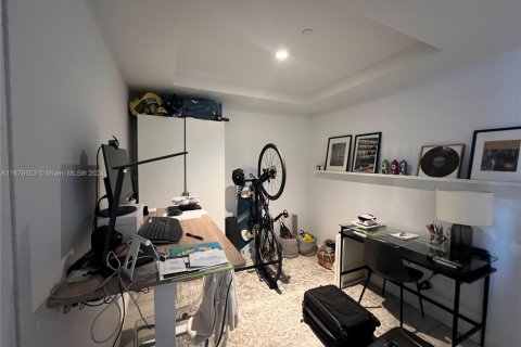 Condo in Miami, Florida, 1 bedroom  № 1939680 - photo 6