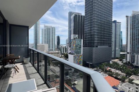 Condo in Miami, Florida, 1 bedroom  № 1939680 - photo 15