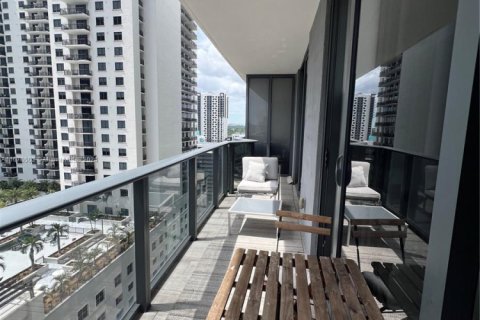 Condo in Miami, Florida, 1 bedroom  № 1939680 - photo 13