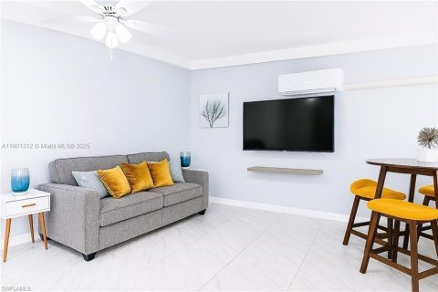 Propiedad comercial en venta en Naples, Florida № 1951521 - foto 3