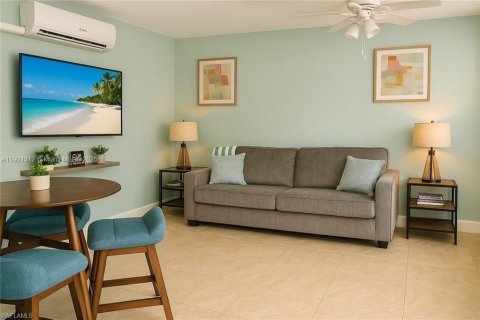 Propiedad comercial en venta en Naples, Florida № 1951521 - foto 9