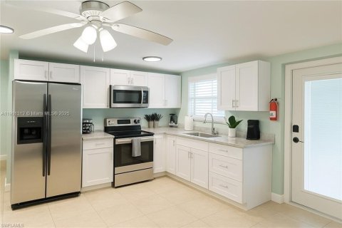 Propiedad comercial en venta en Naples, Florida № 1951521 - foto 11