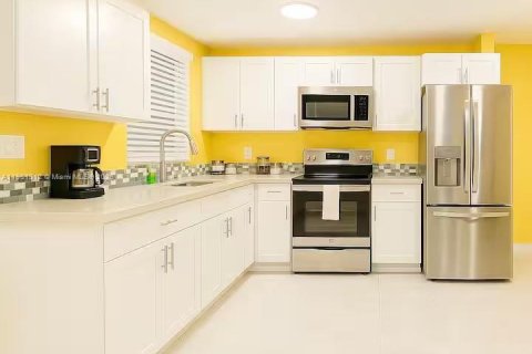 Propiedad comercial en venta en Naples, Florida № 1951521 - foto 18