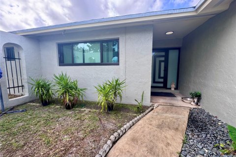 Villa ou maison à louer à Miami, Floride: 3 chambres, 148.55 m2 № 1976316 - photo 14