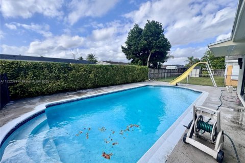 Villa ou maison à louer à Miami, Floride: 3 chambres, 148.55 m2 № 1976316 - photo 5