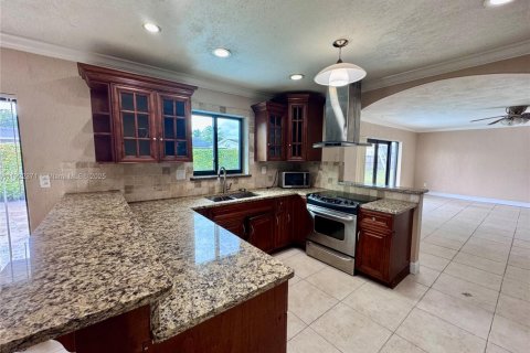 Villa ou maison à louer à Miami, Floride: 3 chambres, 148.55 m2 № 1976316 - photo 2