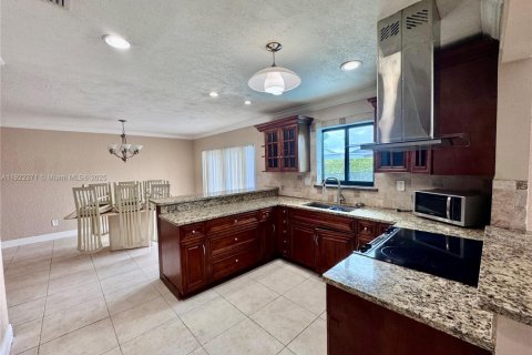 Villa ou maison à louer à Miami, Floride: 3 chambres, 148.55 m2 № 1976316 - photo 16