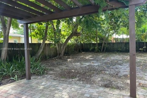 Casa en alquiler en Miami, Florida, 3 dormitorios, 76.74 m2 № 1953406 - foto 22