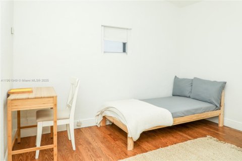 Casa en alquiler en Miami, Florida, 3 dormitorios, 76.74 m2 № 1953406 - foto 17