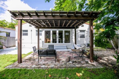 Casa en alquiler en Miami, Florida, 3 dormitorios, 76.74 m2 № 1953406 - foto 21