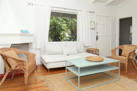 Casa en alquiler en Miami, Florida, 3 dormitorios, 76.74 m2 № 1953406 - foto 6