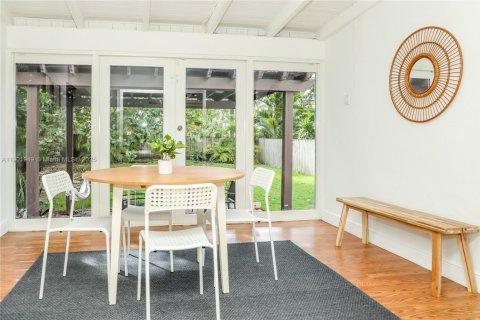 Casa en alquiler en Miami, Florida, 3 dormitorios, 76.74 m2 № 1953406 - foto 10