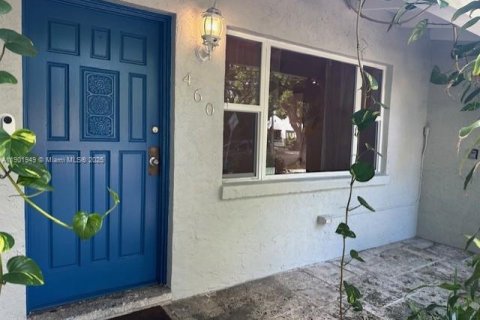 Casa en alquiler en Miami, Florida, 3 dormitorios, 76.74 m2 № 1953406 - foto 2