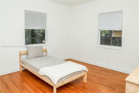 Casa en alquiler en Miami, Florida, 3 dormitorios, 76.74 m2 № 1953406 - foto 15